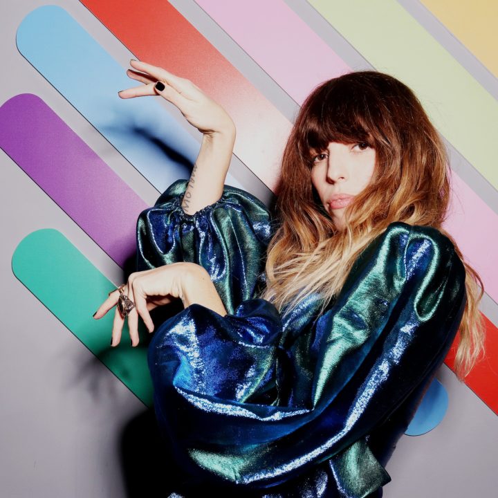 Borne photo - chez Quotidien avec Lou Doillon